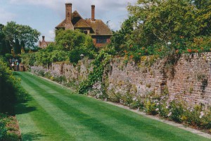 Sissinghurst Castle 1994 The Moat Walk